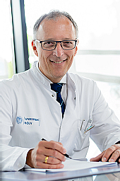 Univ.-Prof. Dr. Thomas Benzing